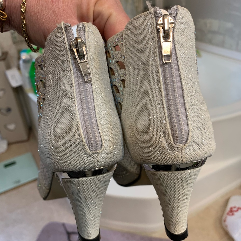 Pierre Dumas Sparkling Silver Peep-Toe Heels - Picture 6 of 6